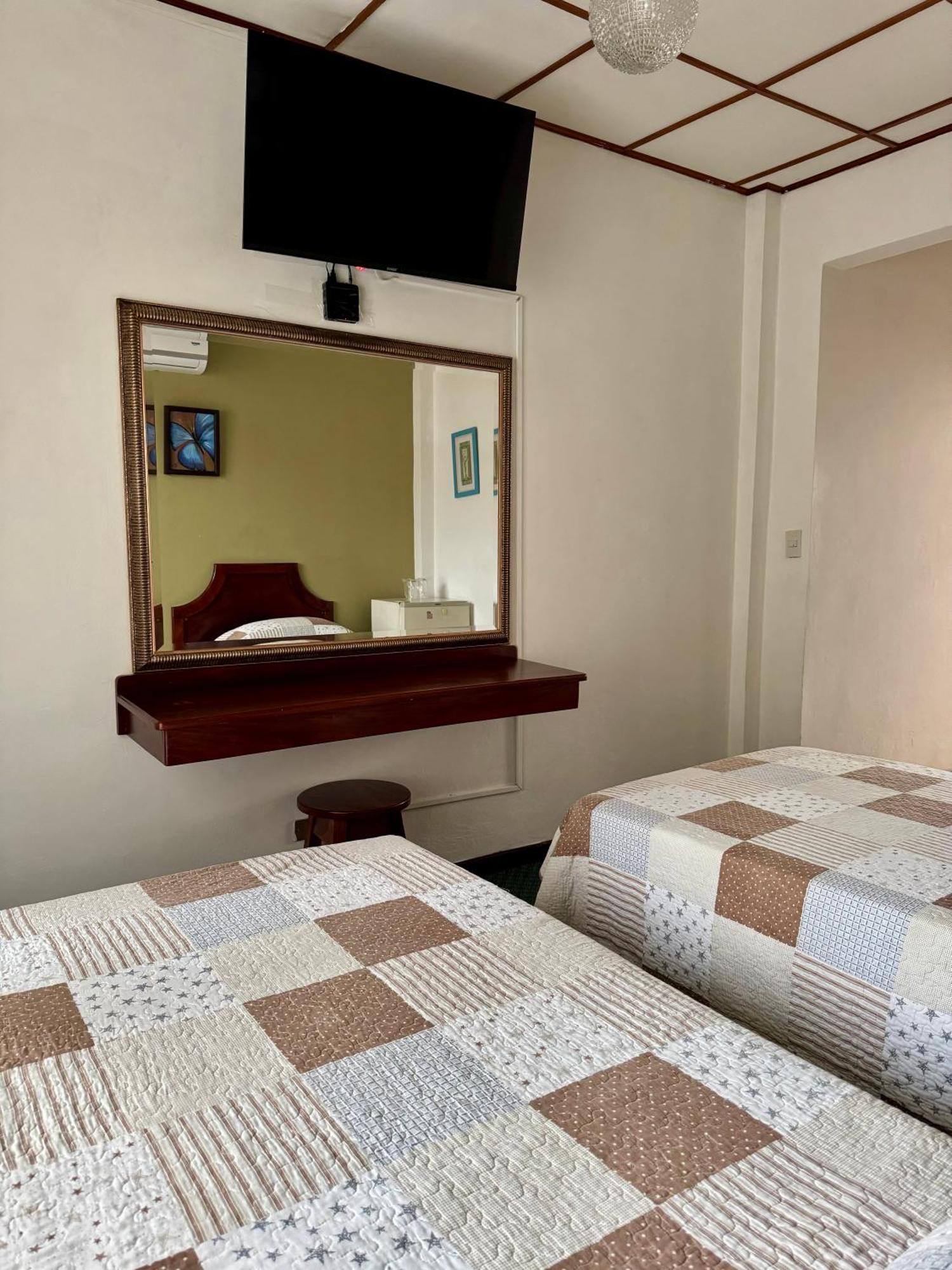 Hotel Malinche Quepos Εξωτερικό φωτογραφία