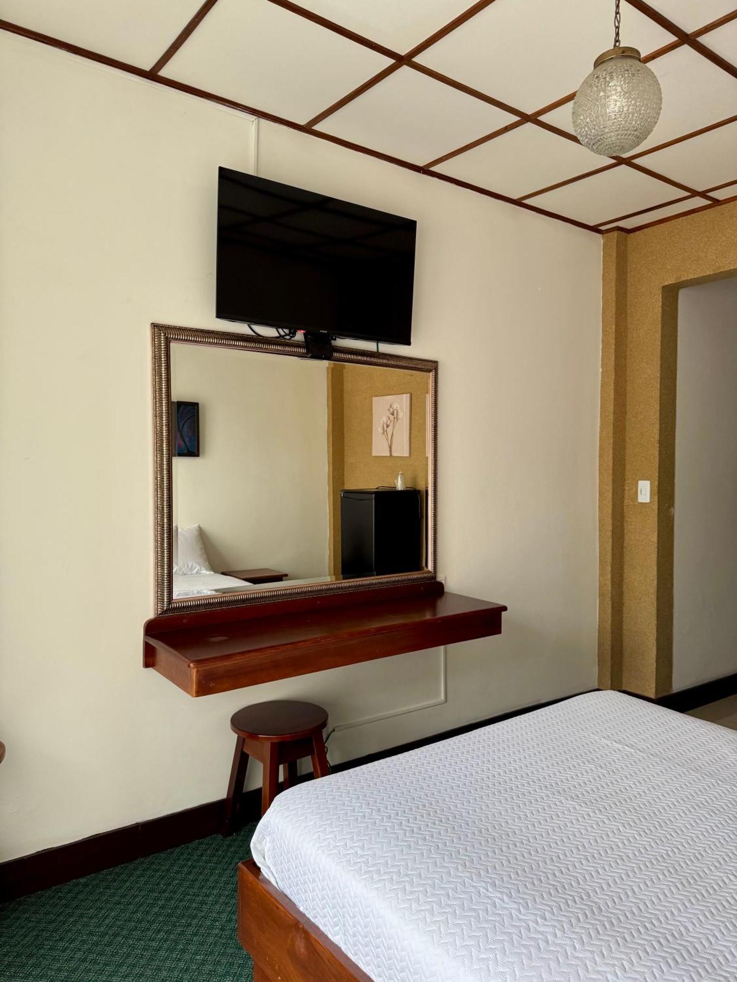 Hotel Malinche Quepos Εξωτερικό φωτογραφία